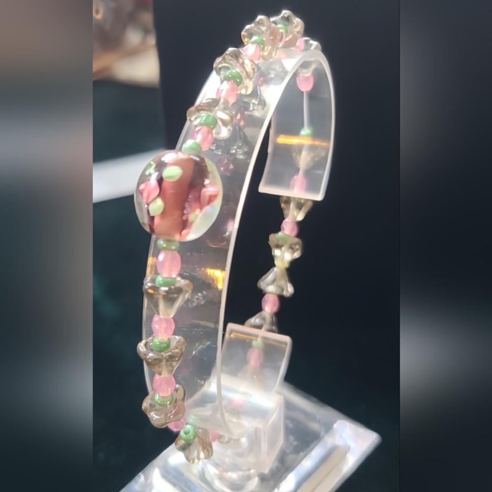 Hand Crafted Glass Lampwork Bead Floral Stretch Bracelet